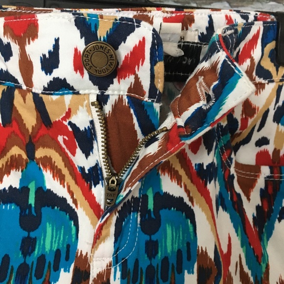 Jones New York Colourful Capris - Picture 3 of 6